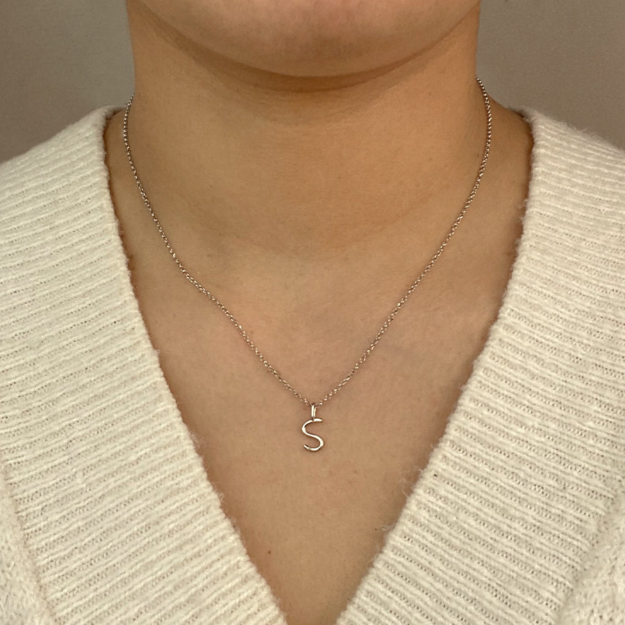 Collar Celine de Plata 925 con Inicial Grabada