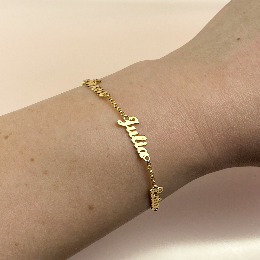 Pulsera de Oro con Nombres Grabados