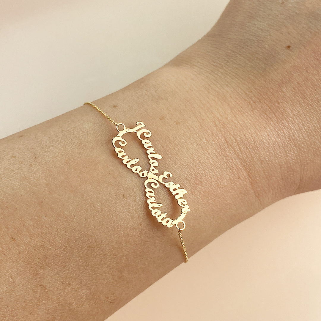 Pulsera Infinito de Oro con Nombres Grabados