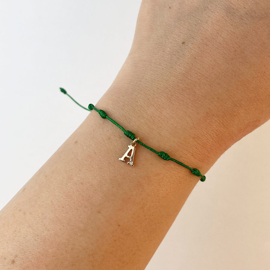 Pulsera 7 Nudos de Oro con Inicial Grabada