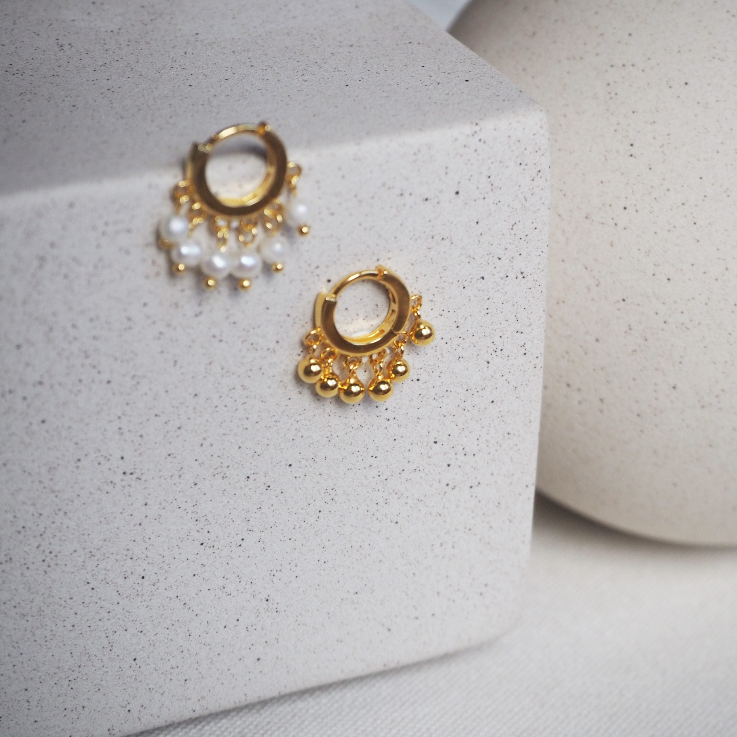 Pendientes Aros Mini Charm Bolas de Plata 925
