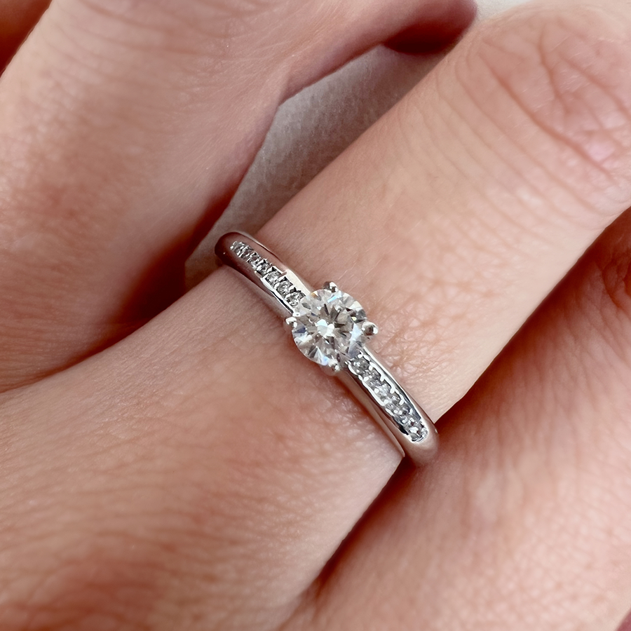 Anillo Nice de Oro con Diamantes
