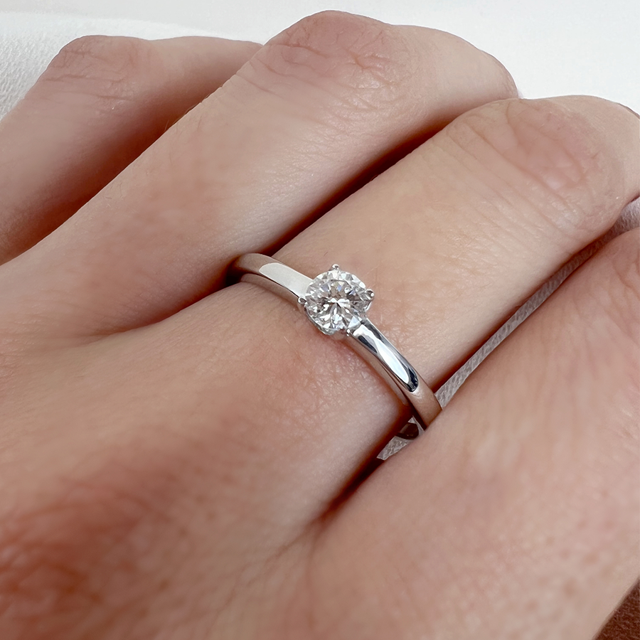 Anillo Belle con Diamante de Laboratorio en Oro 18k