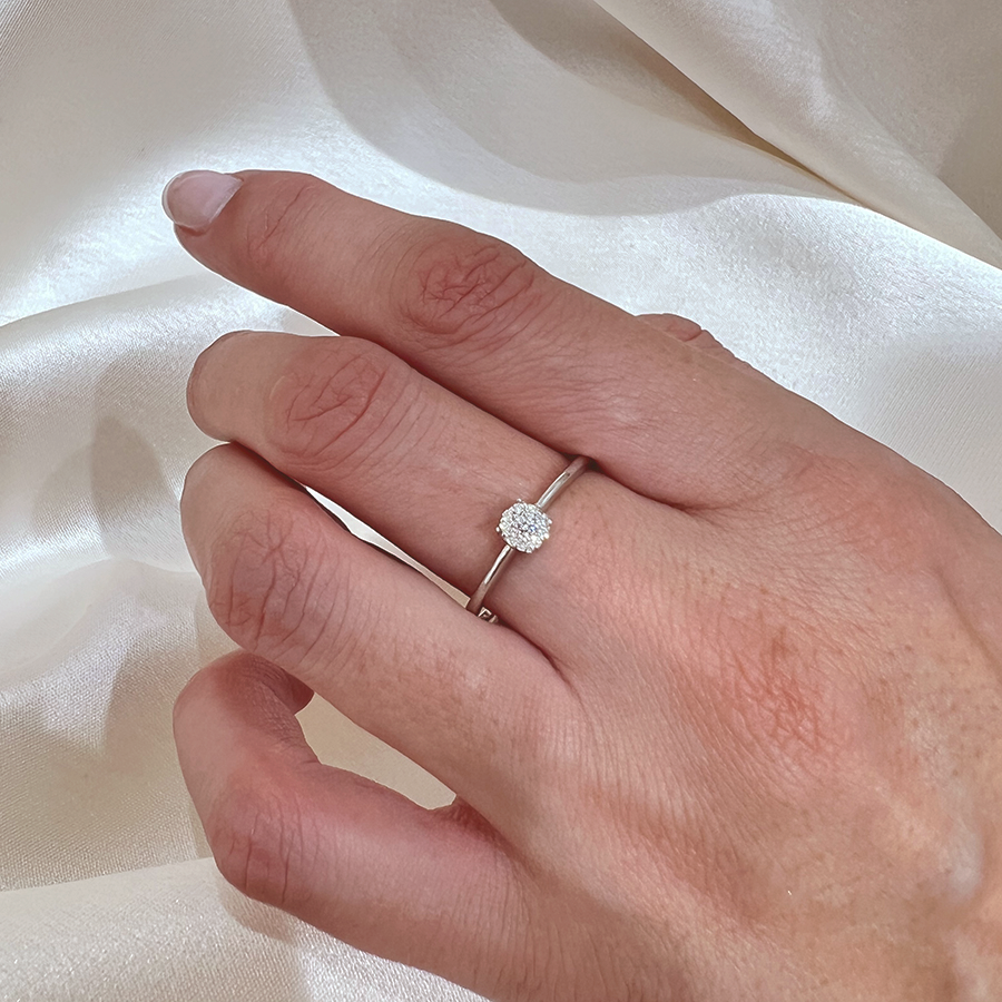 Anillo Adeona con Diamante de Laboratorio en Oro 18k