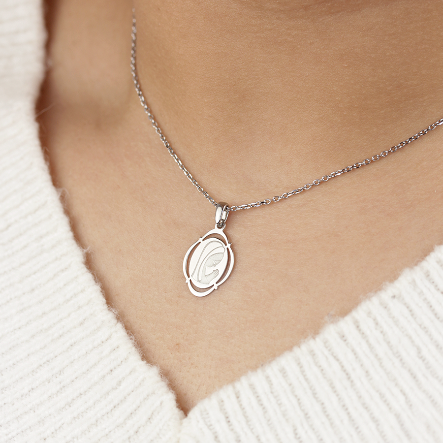 Collar Virgen Niña Ovalada de Plata 925 Personalizado