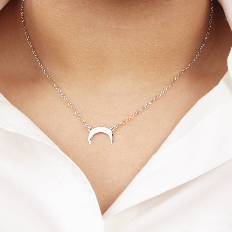 Collar Luna Invertida