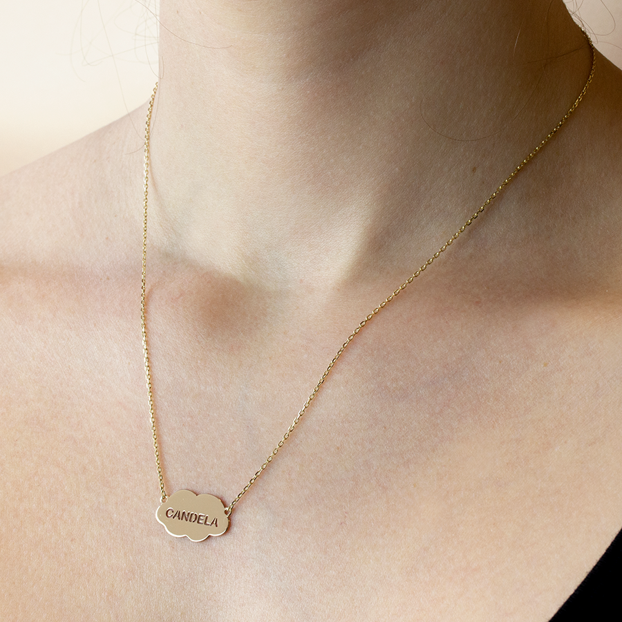 Collar Nube de Oro 18K con Nombre Grabado