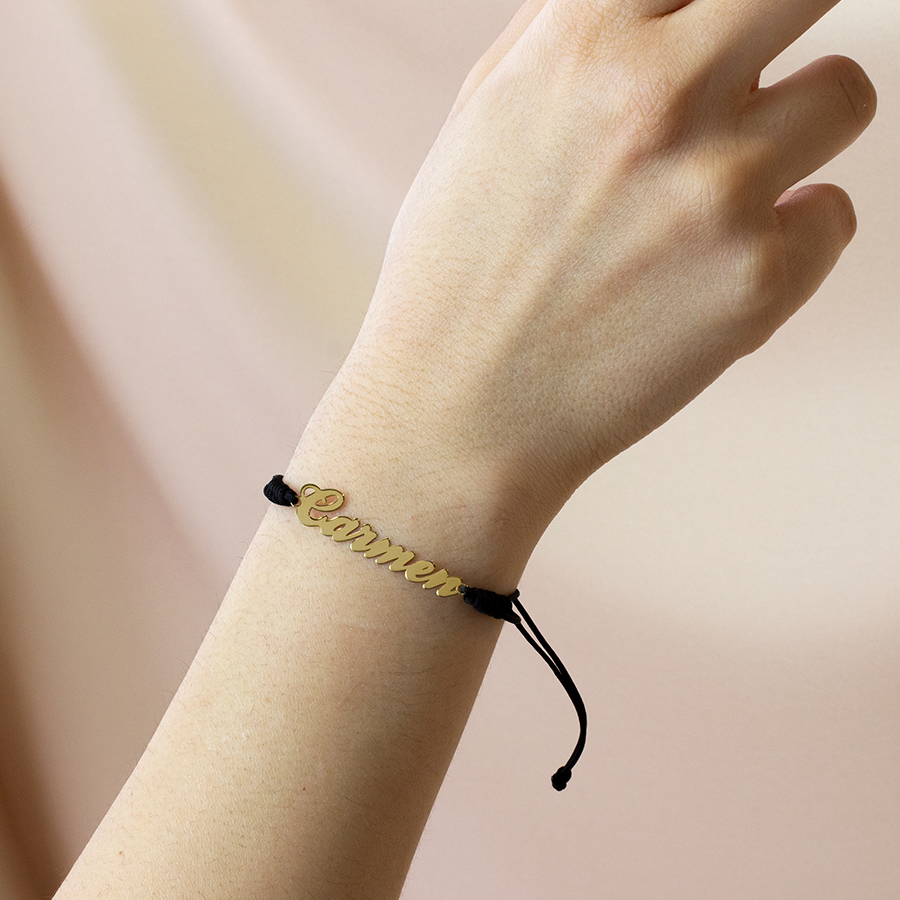 Pulsera con nombre clásico macramé