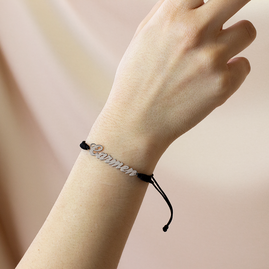 Pulsera con nombre clásico macramé