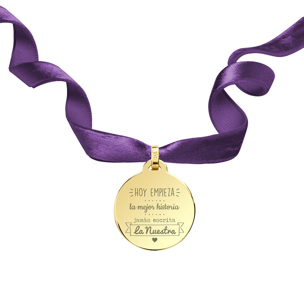 Medalla para el Ramo de Novia con Cinta de Terciopelo Beige Plata y Oro