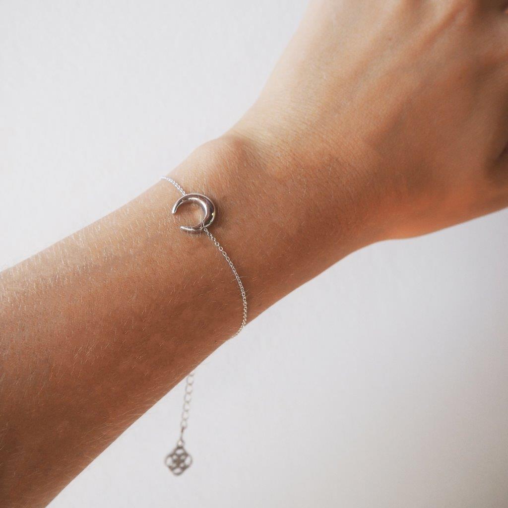 Pulsera Crescent Moon