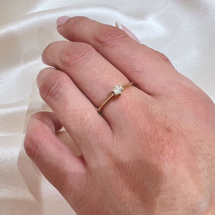Anillo Selene de Oro con Diamantes