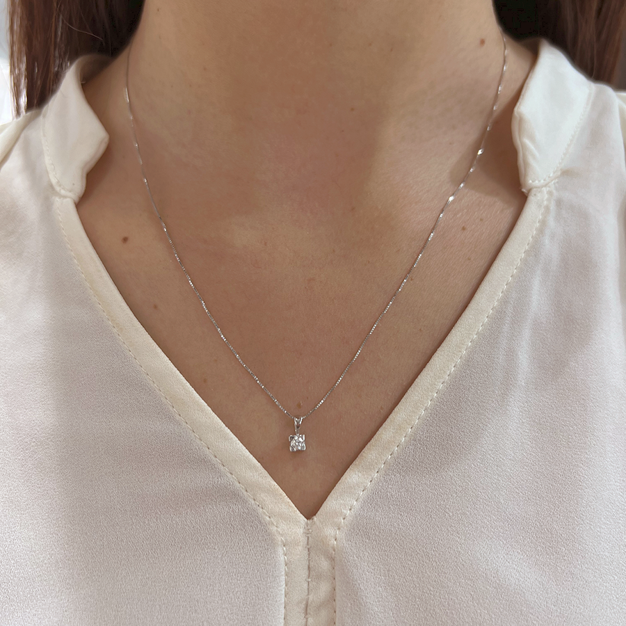 Colgante Square de Oro con Diamante Natural