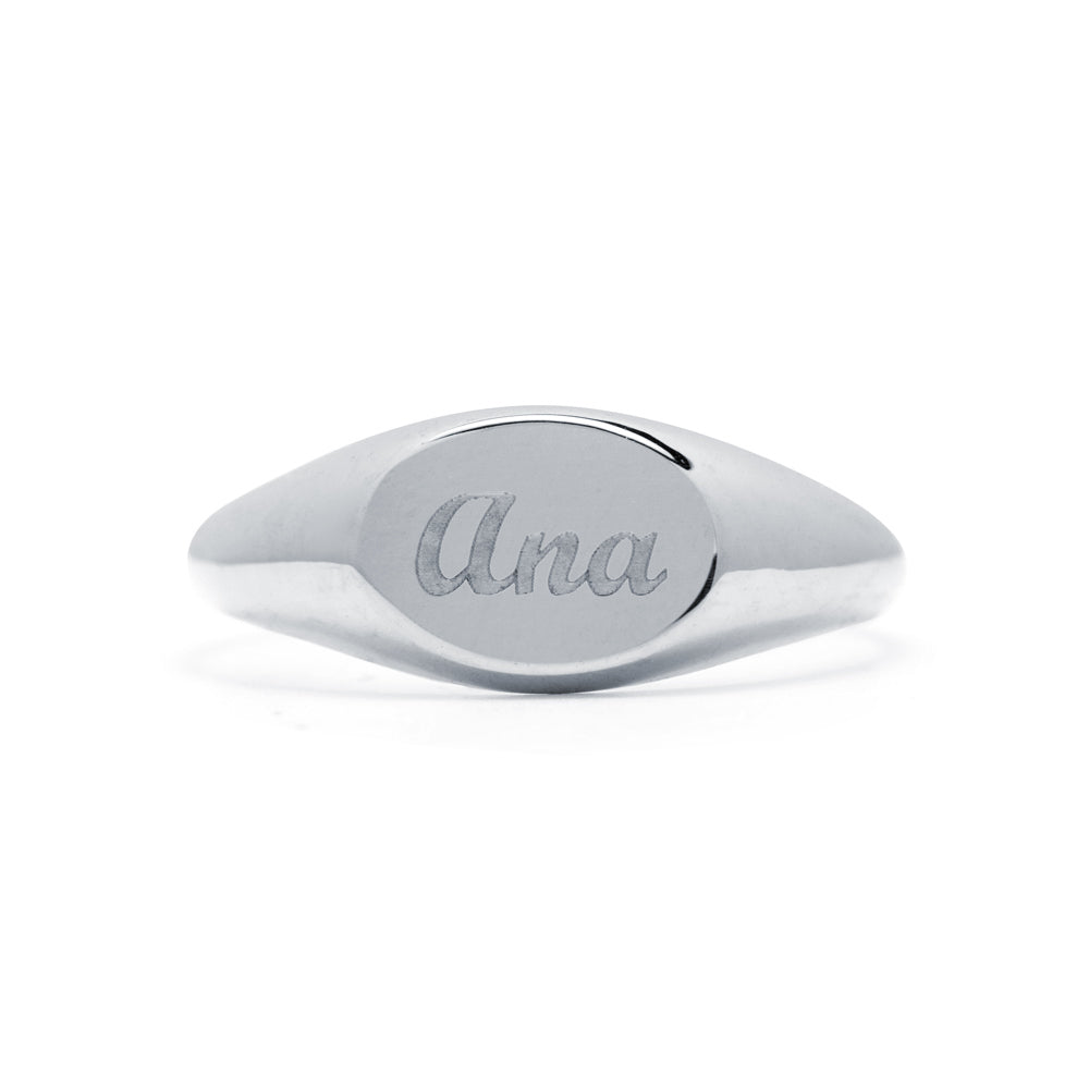 Anillo Sello Oval de Oro con Nombre Grabado