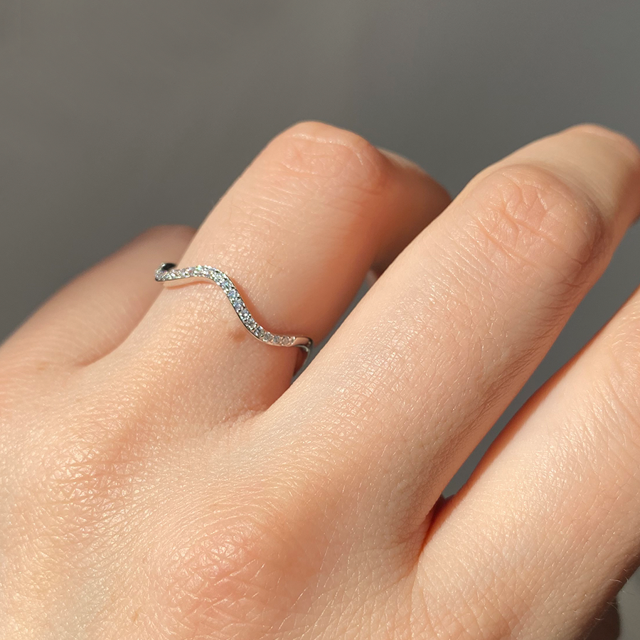 Anillo abstract con Circonitas