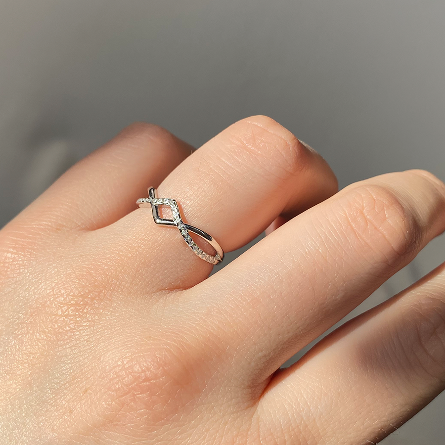 Anillo Picos Cruzados