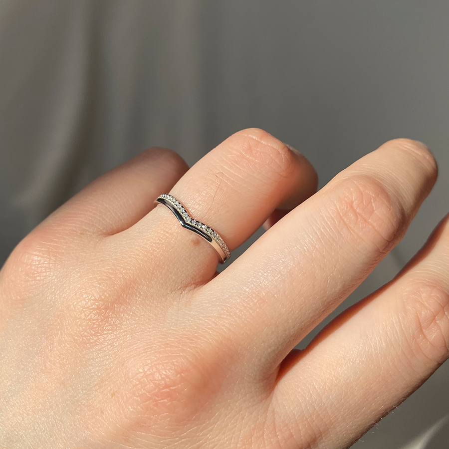 Anillo Pico Doble y Circonitas