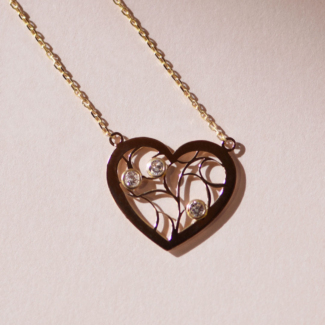 Collar Corazón calado