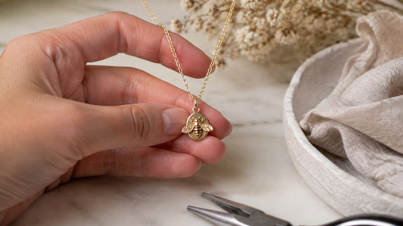 abeja significado en joyas: joyería personalizada