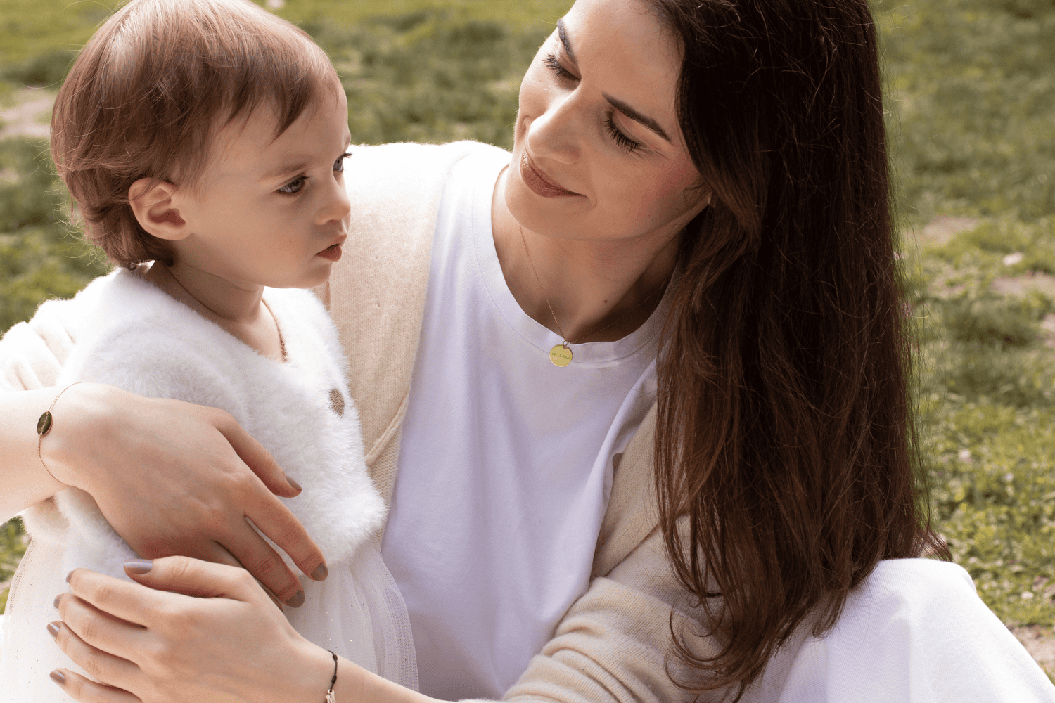 ¿Qué joyas regalar a una mamá? Guía para el Día de la Madre
