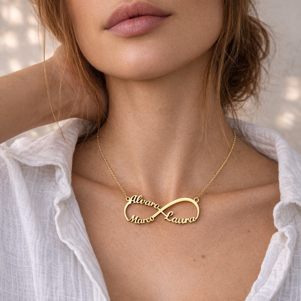 Collar Infinito Triple de Oro Personalizado - joya puesta | Customima