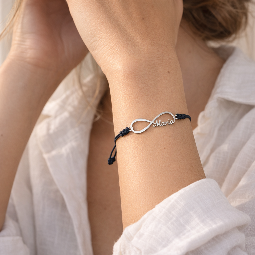 Pulsera Infinito de Plata 925 con Nombre Grabado - joya puesta | Customima