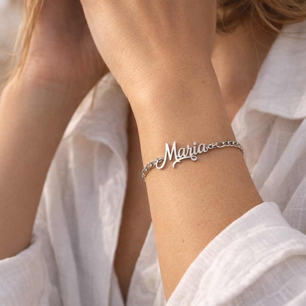 Pulsera Estilo Carrie de Plata 925 con Nombre Grabado - joya puesta | Customima