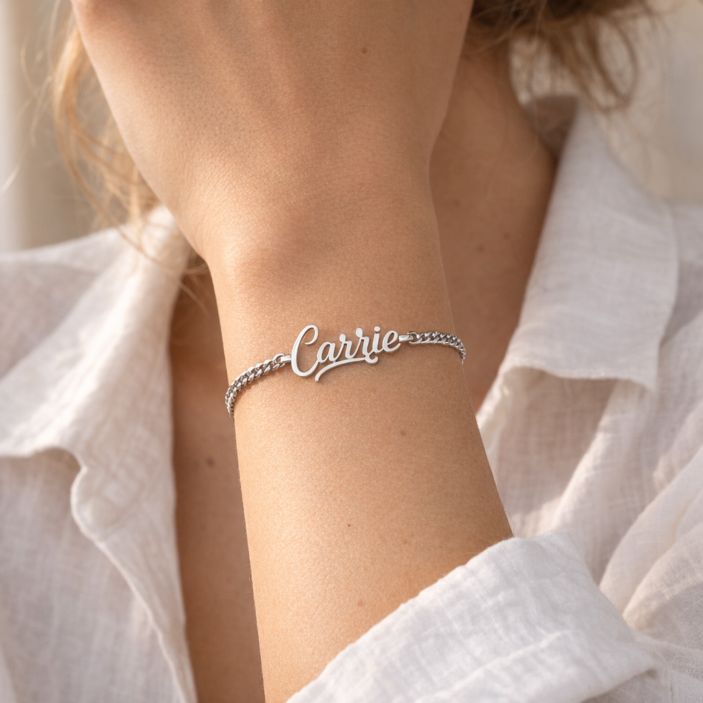 Pulsera Estilo Carrie de Plata 925 con Nombre Grabado - joya puesta | Customima