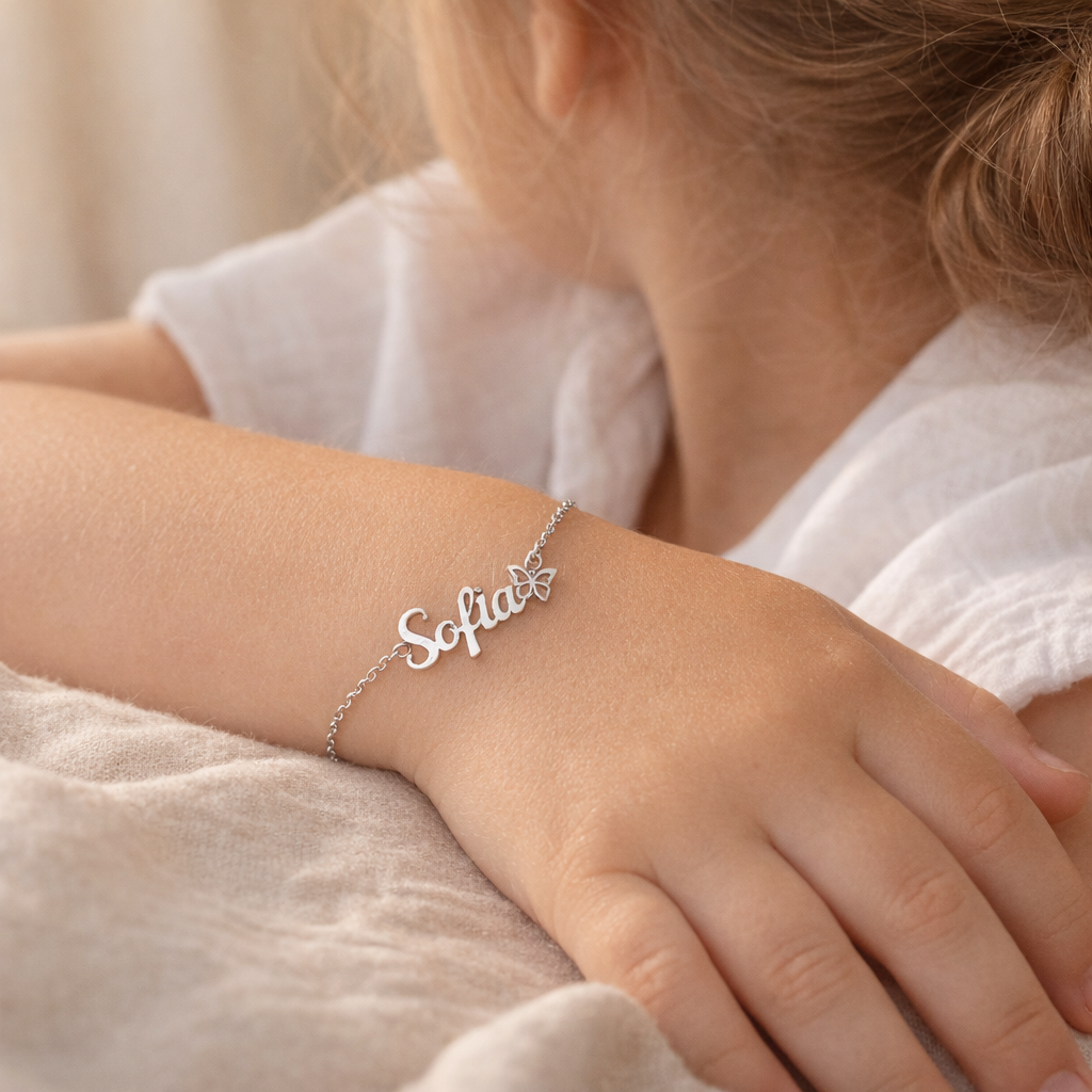 Pulsera Mariposa de Plata 925 con Nombre Grabado - joya puesta | Customima