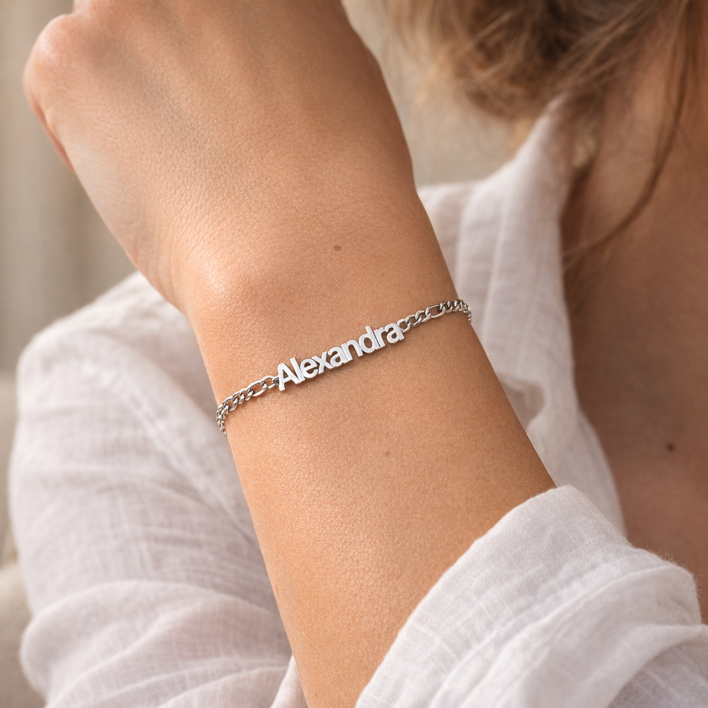 Pulsera de Plata 925 con Nombre Grabado - joya puesta | Customima