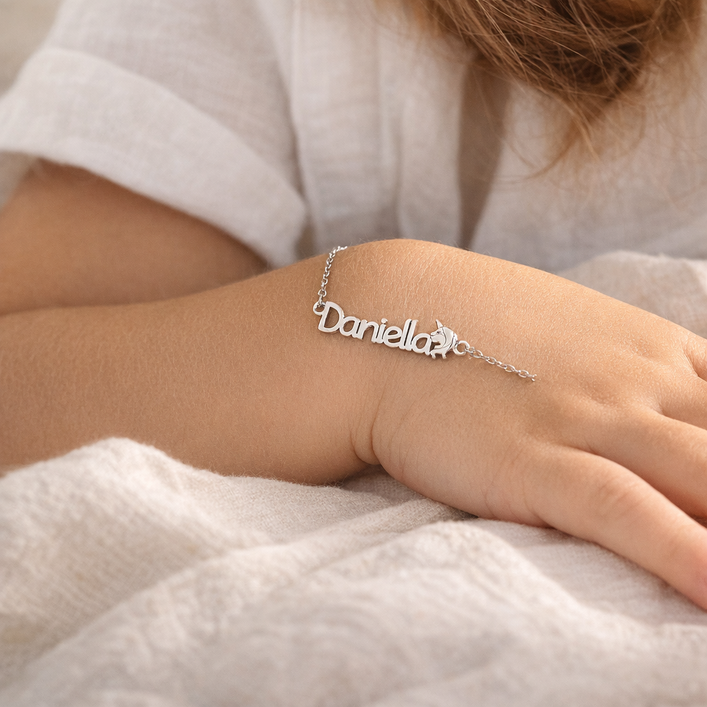 Pulsera Unicornio de Plata 925 con Nombre Grabado - joya puesta | Customima