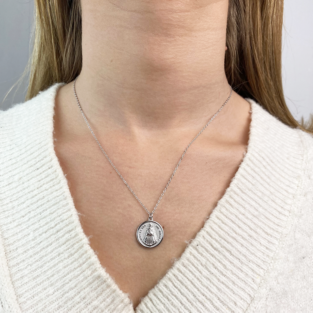Escapulario y Cadena Virgen del Rocío y Sagrado Corazón