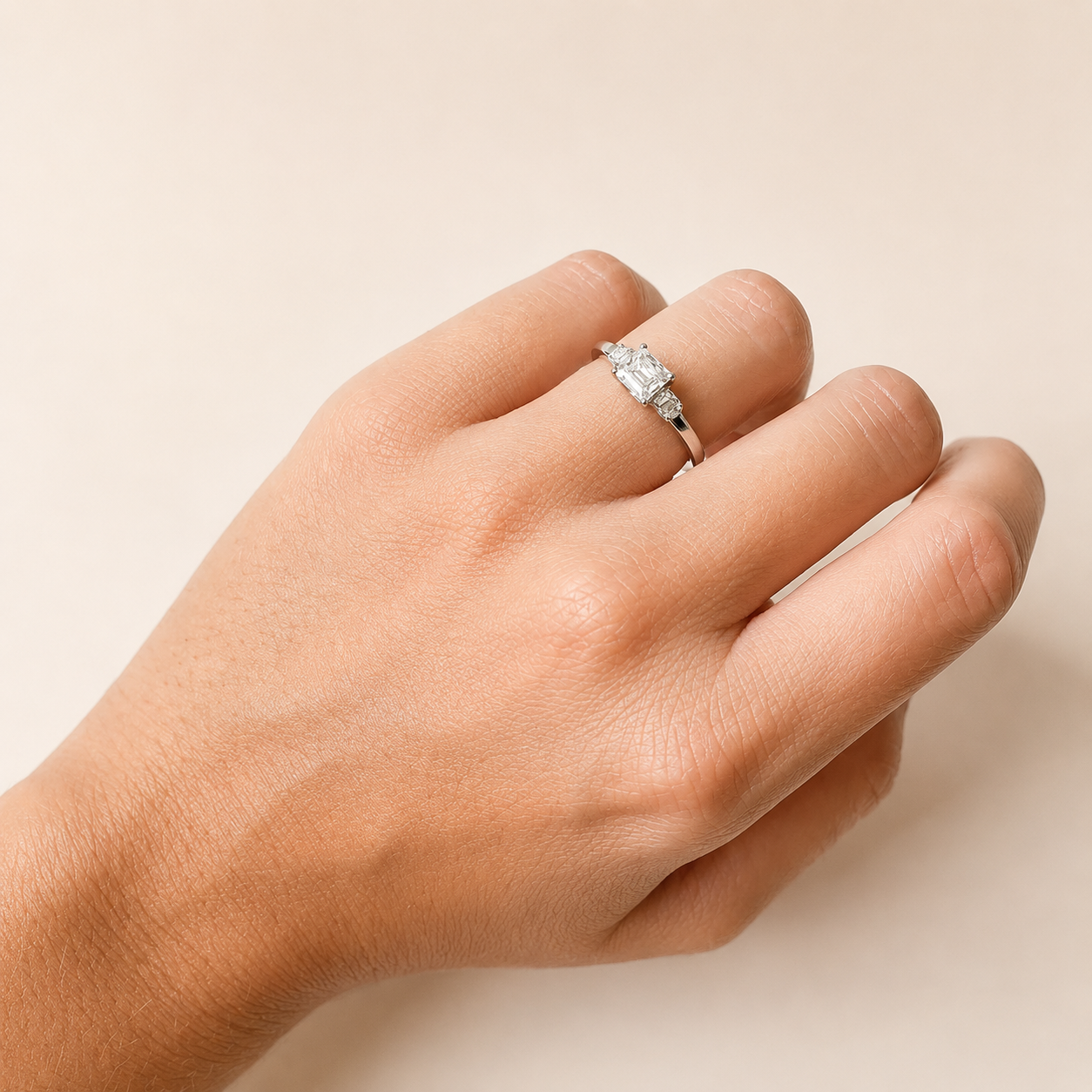 Anillo de Diamante de Oro Blanco Personalizado
