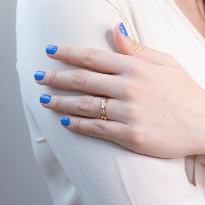 Anillo Bandas Cruzadas Circonitas Oro