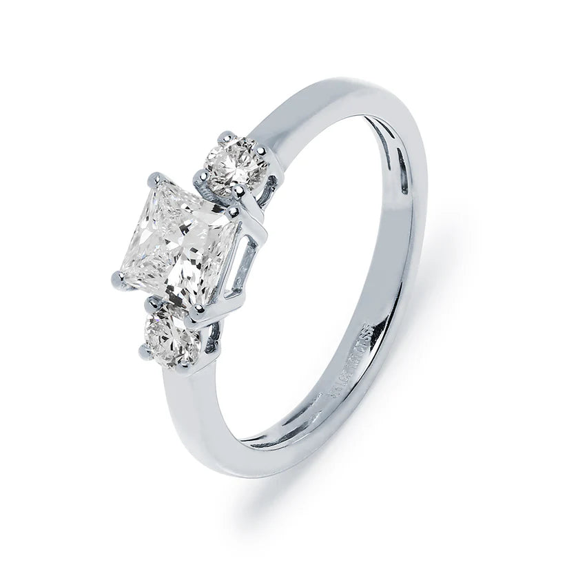 Anillo de Diamante de Oro Blanco Personalizado