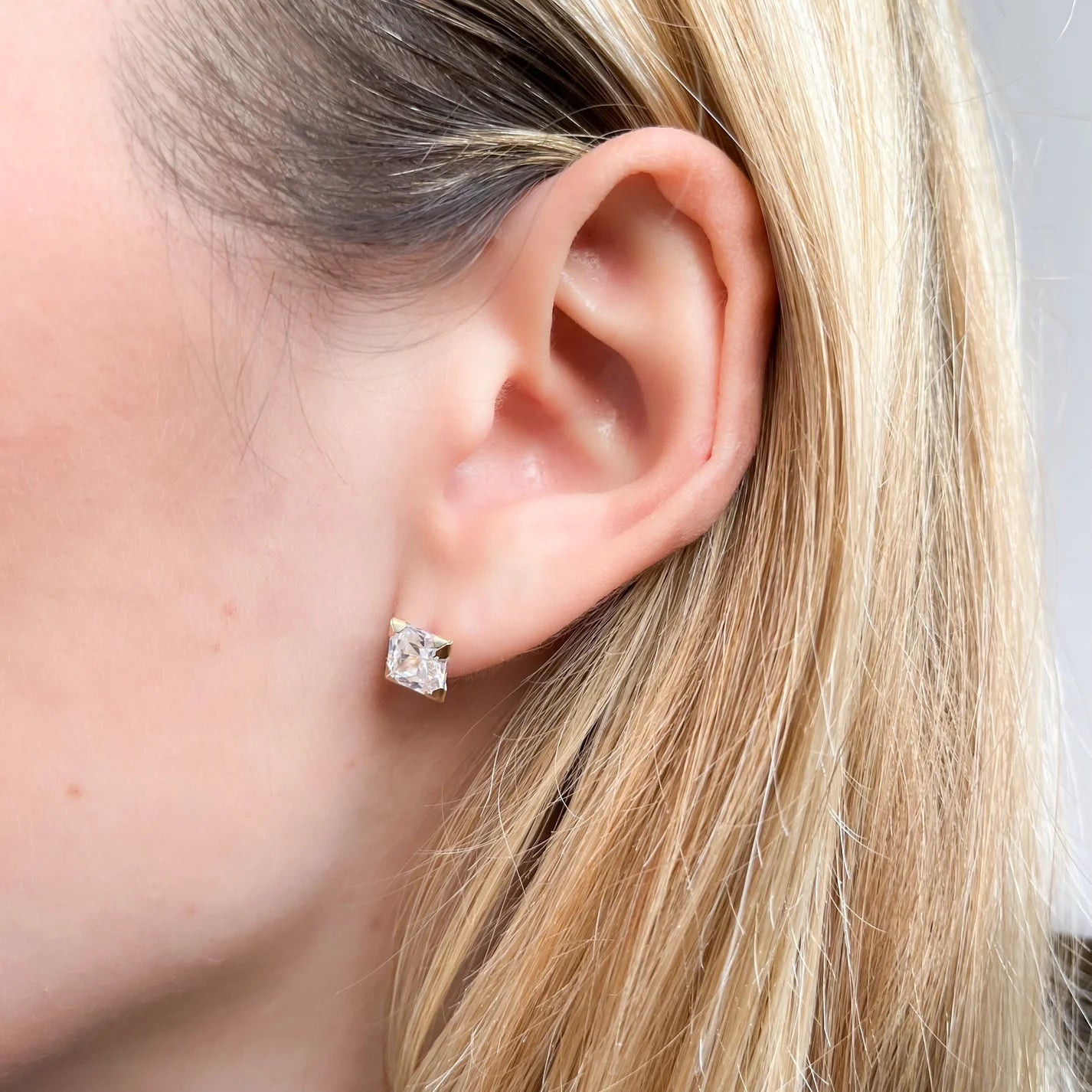 Pendientes Circonita Cuadrada de Oro 9K