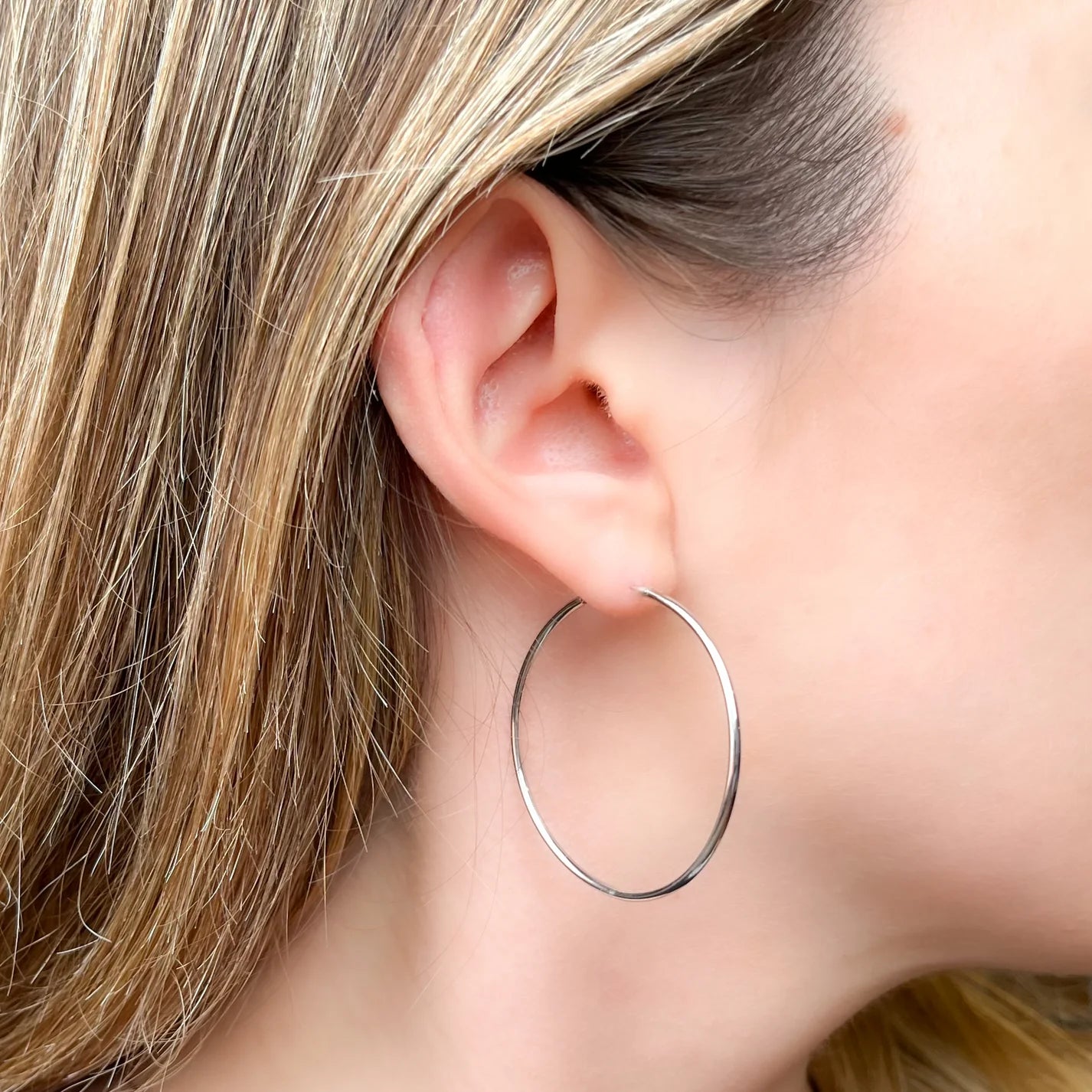 Pendientes Aro Tubo Redondo de Oro 9K