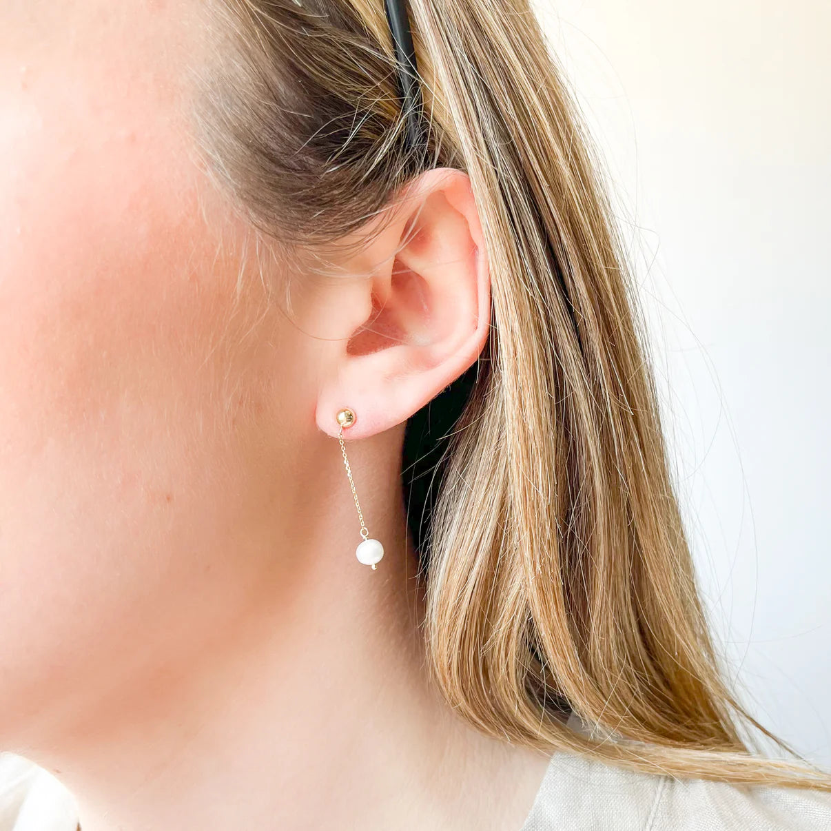 Pendientes Largos de Cadena con Perla de Oro 18K