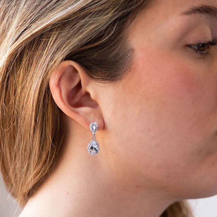 Pendientes Largos de Oro 9K con Circonitas