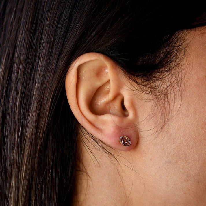 Pendientes Círculos Enlazados de Oro 9K