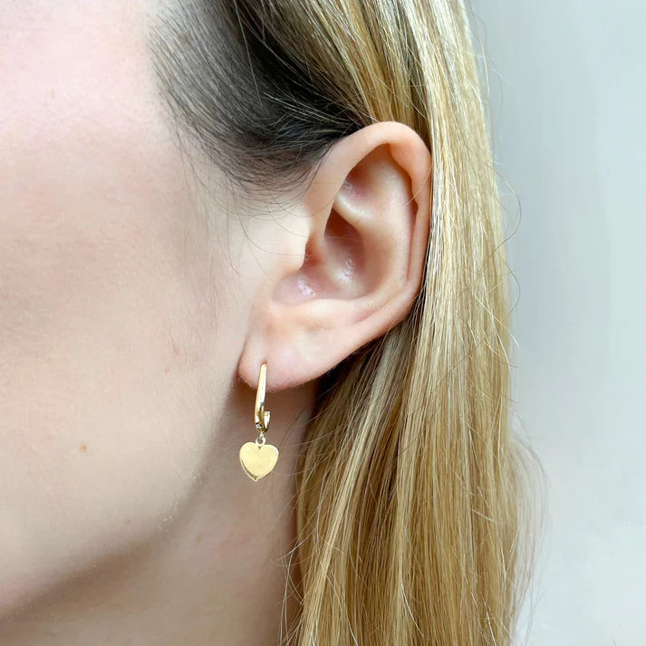 Pendientes Largos con Corazones Lisos de Oro 9K