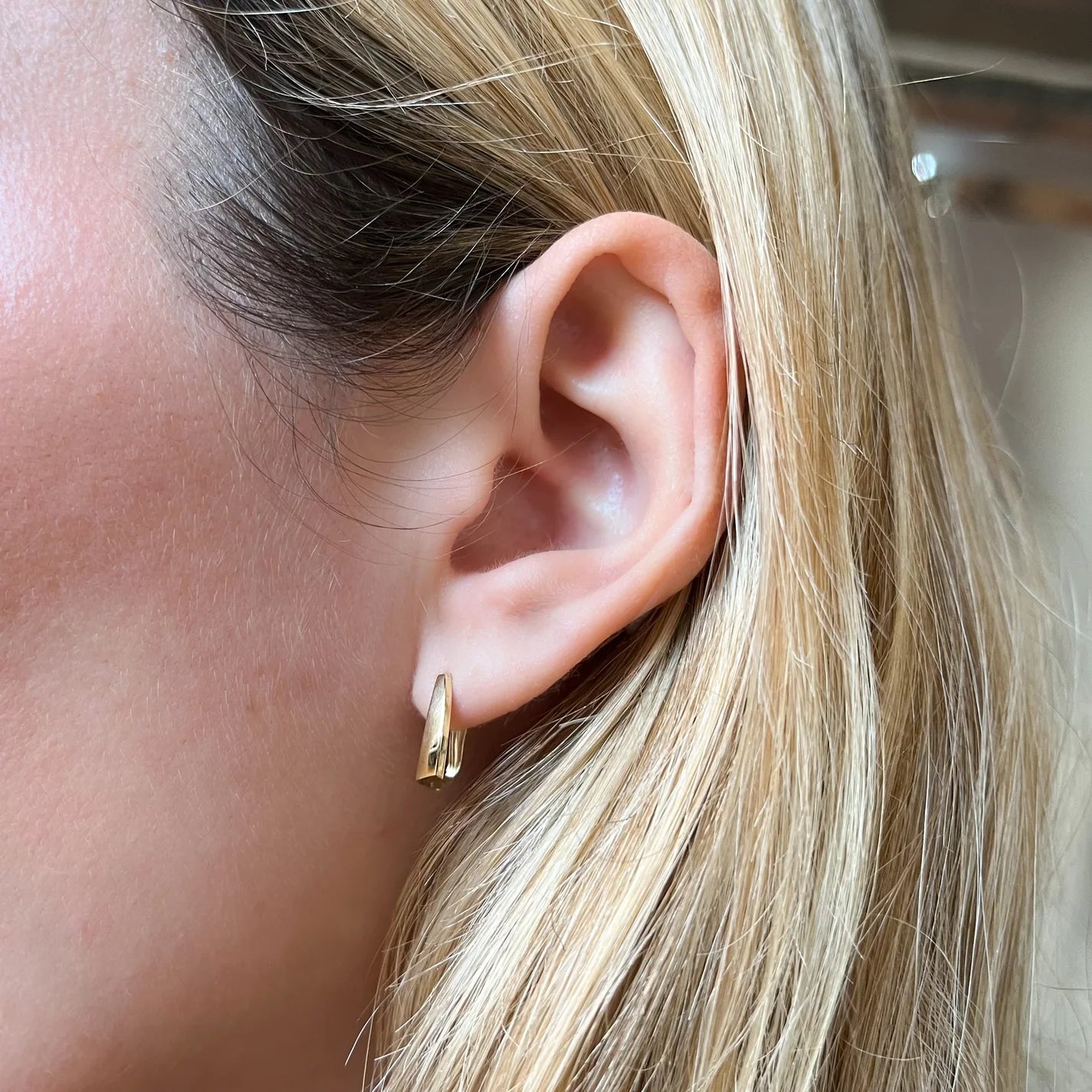 Pendientes Banda Curvada de Oro 9K