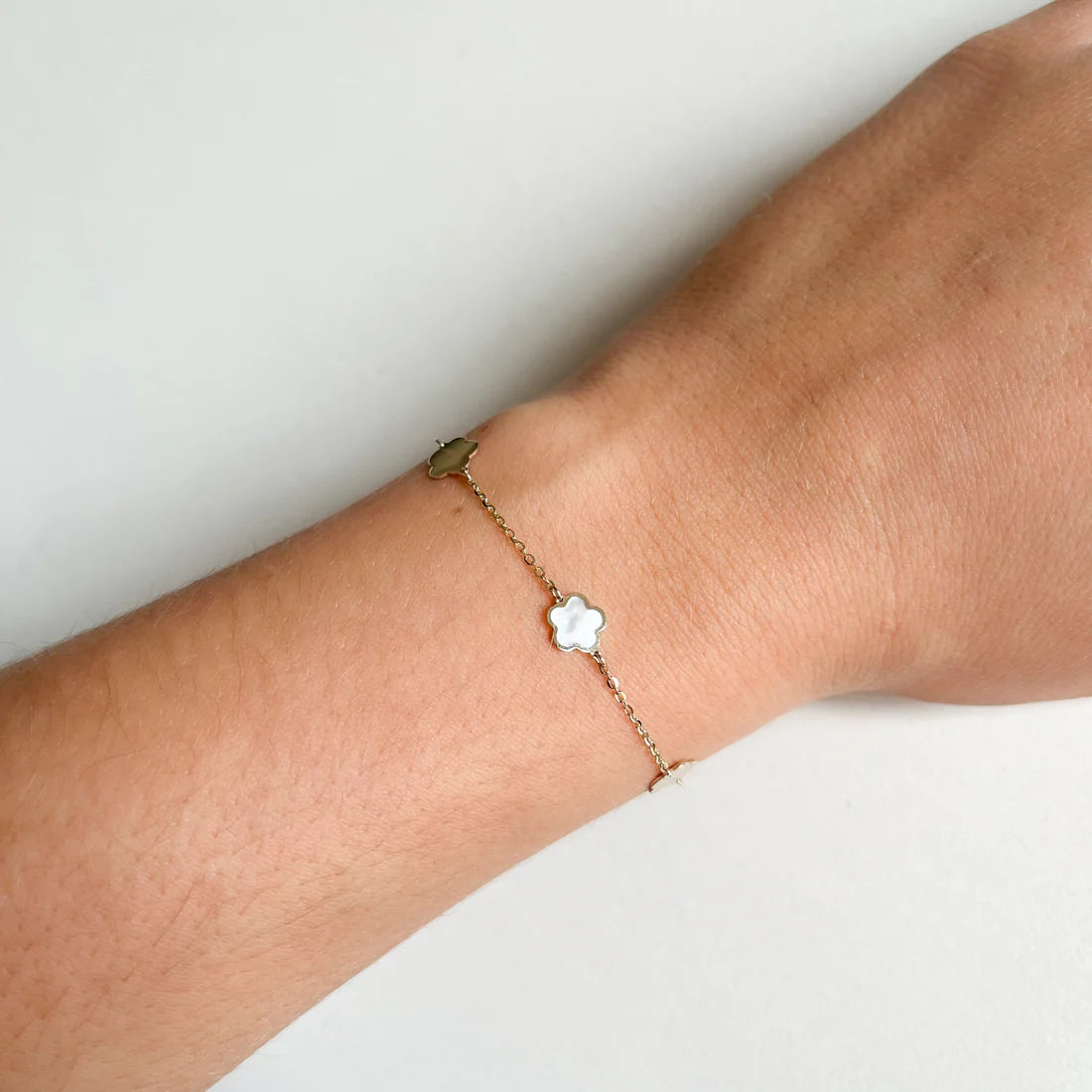 Pulsera Flores con Nácar Oro