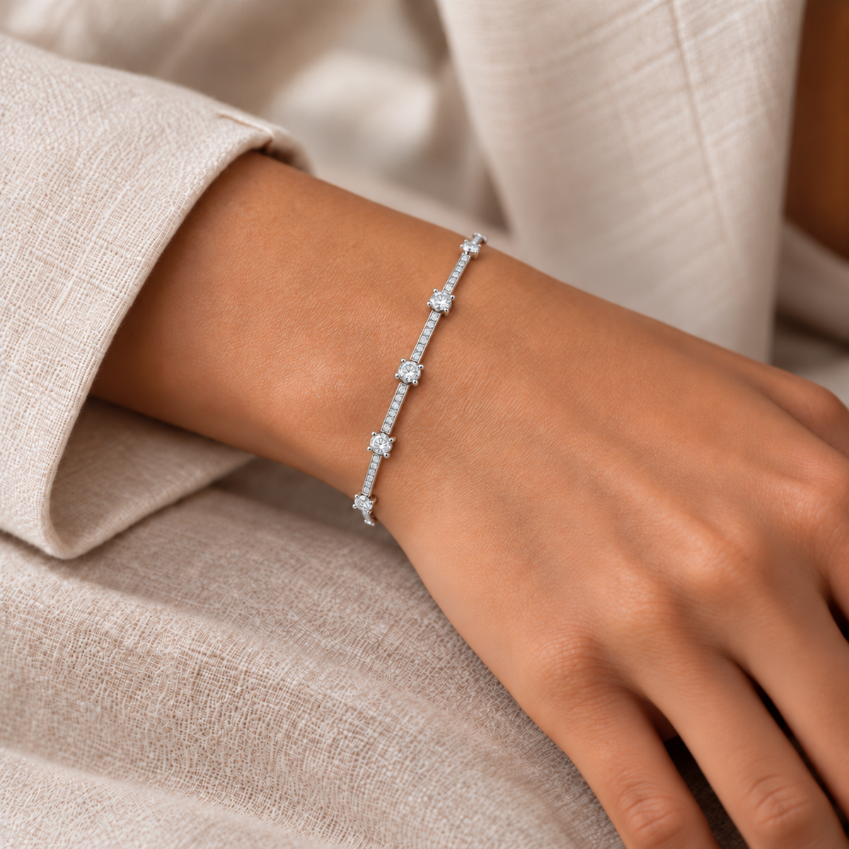Pulsera de Plata 925 con Moissanita Redonda – puesto, a tamaño real