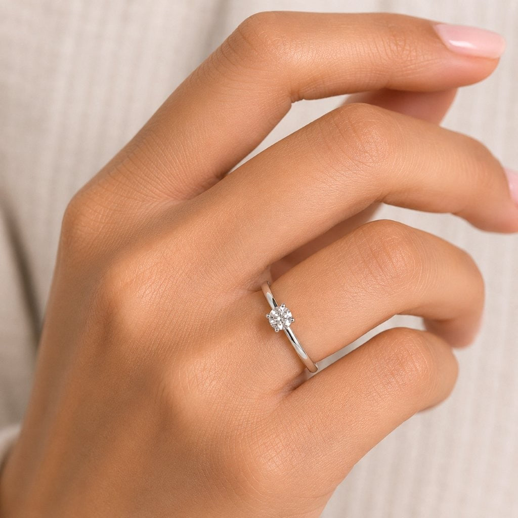 Anillo Solitario Diamante de Laboratorio Elegante en Plata 925