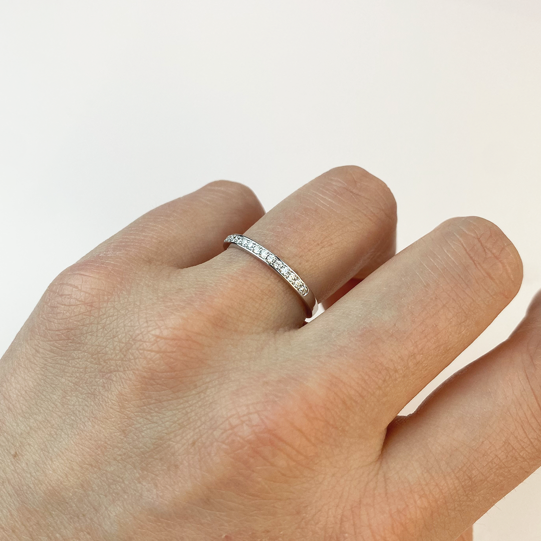 Anillo Media Alianza Diamantes Carril Madame 0,16ct. en Oro
