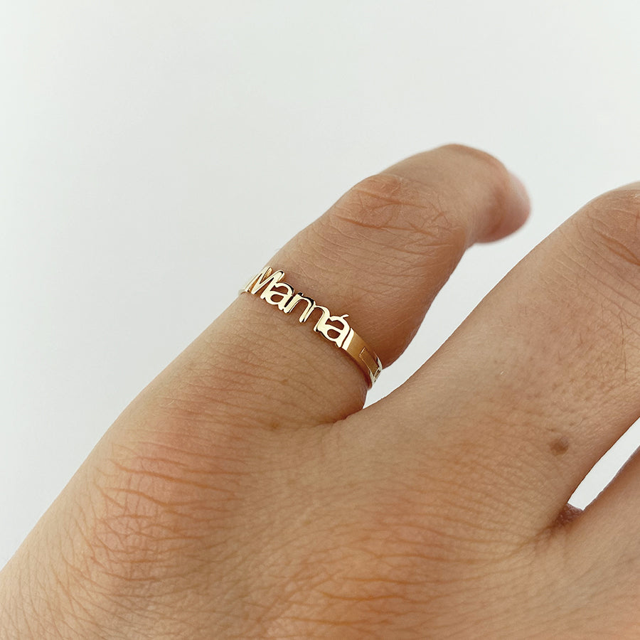 Anillo con nombre Personalizable Mama Oro