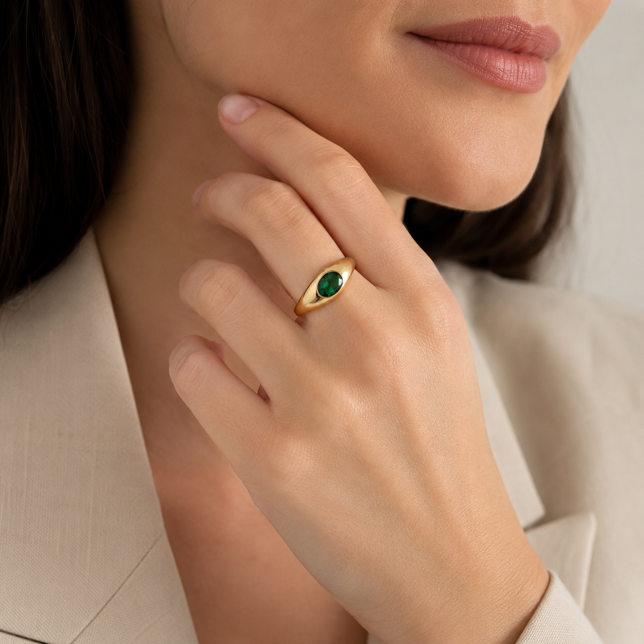 Anillo de Oro 9K Esmeralda