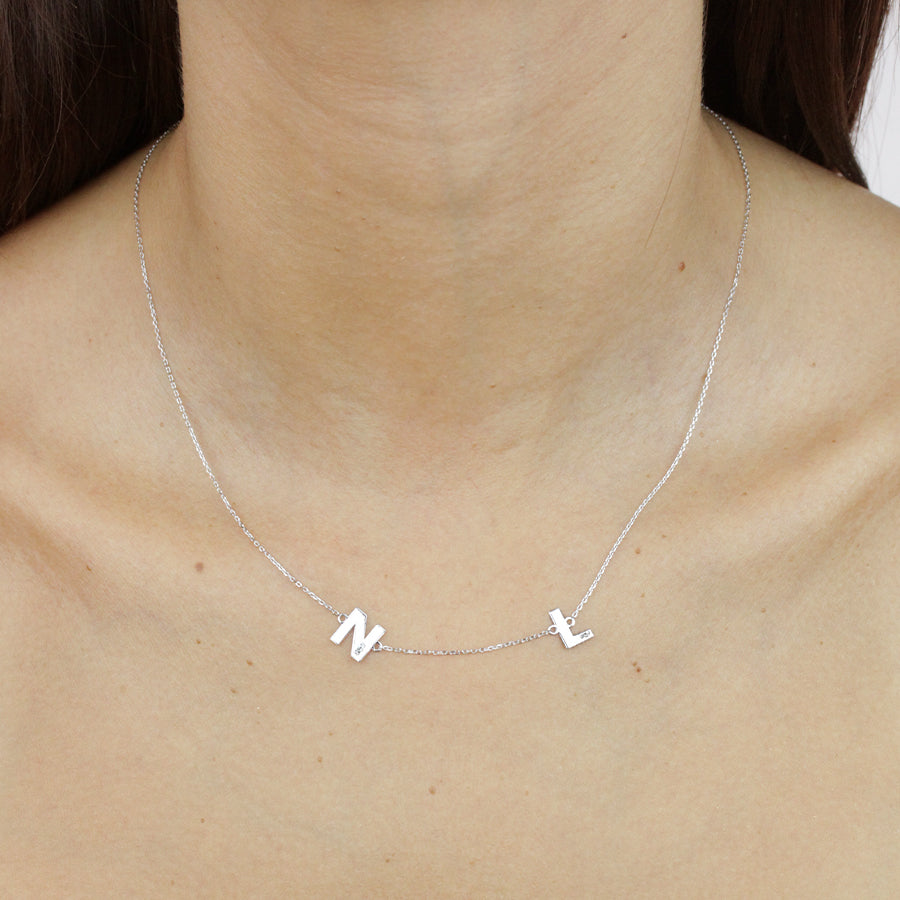 Collar con iniciales minimal Oro