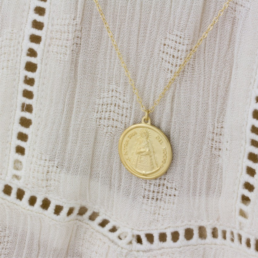 Escapulario y Cadena Virgen del Rocío y Sagrado Corazón